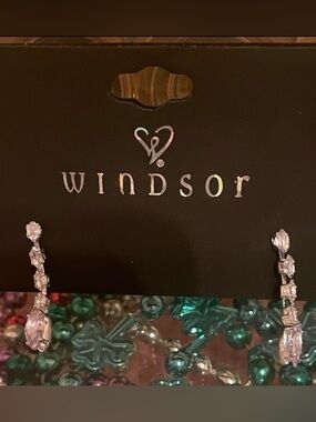 NWT WINDSOR Gradient Diamond Teardrop Earrings